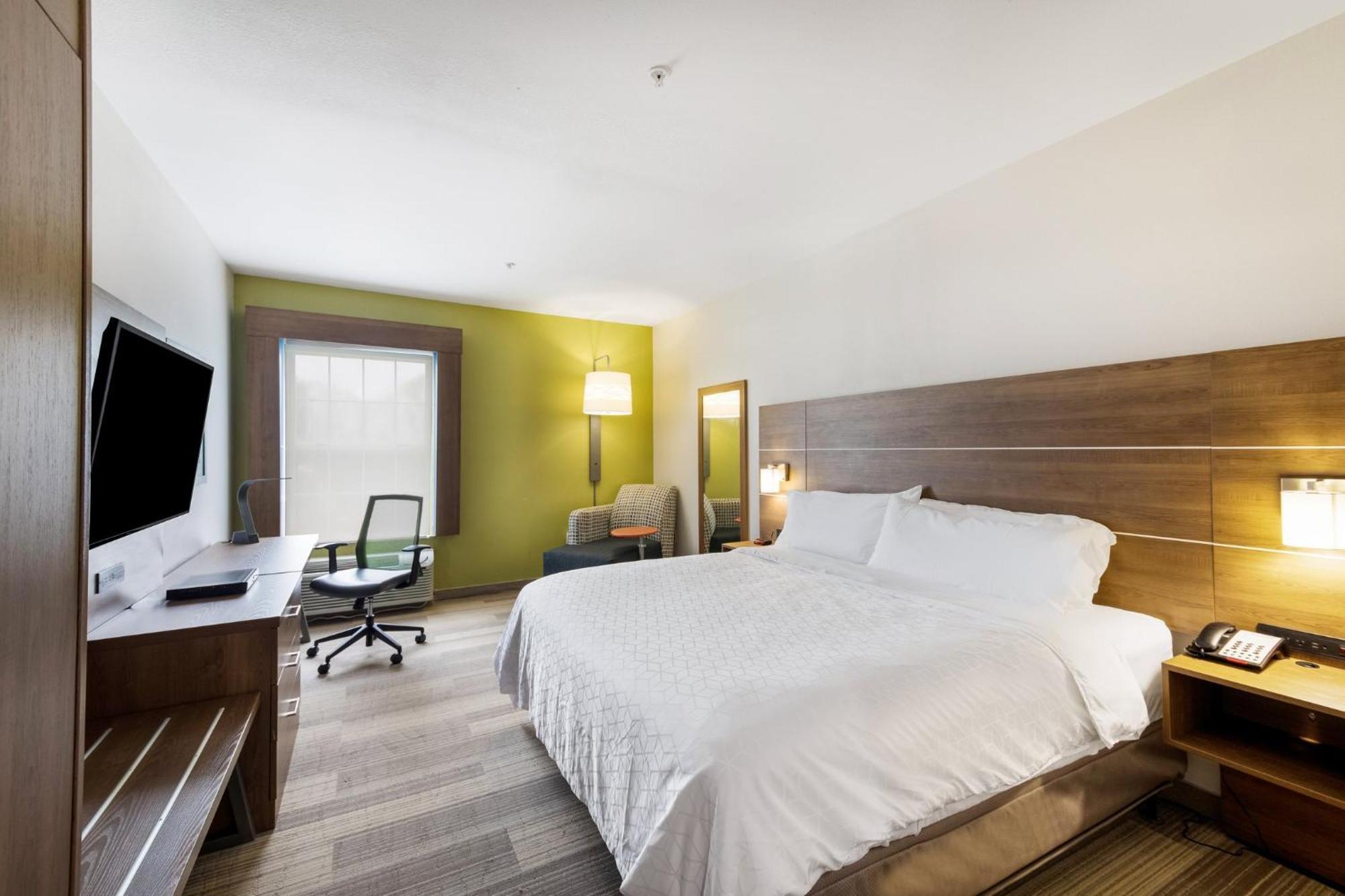 Holiday Inn Express Hotel & Suites Columbus By Ihg Екстериор снимка