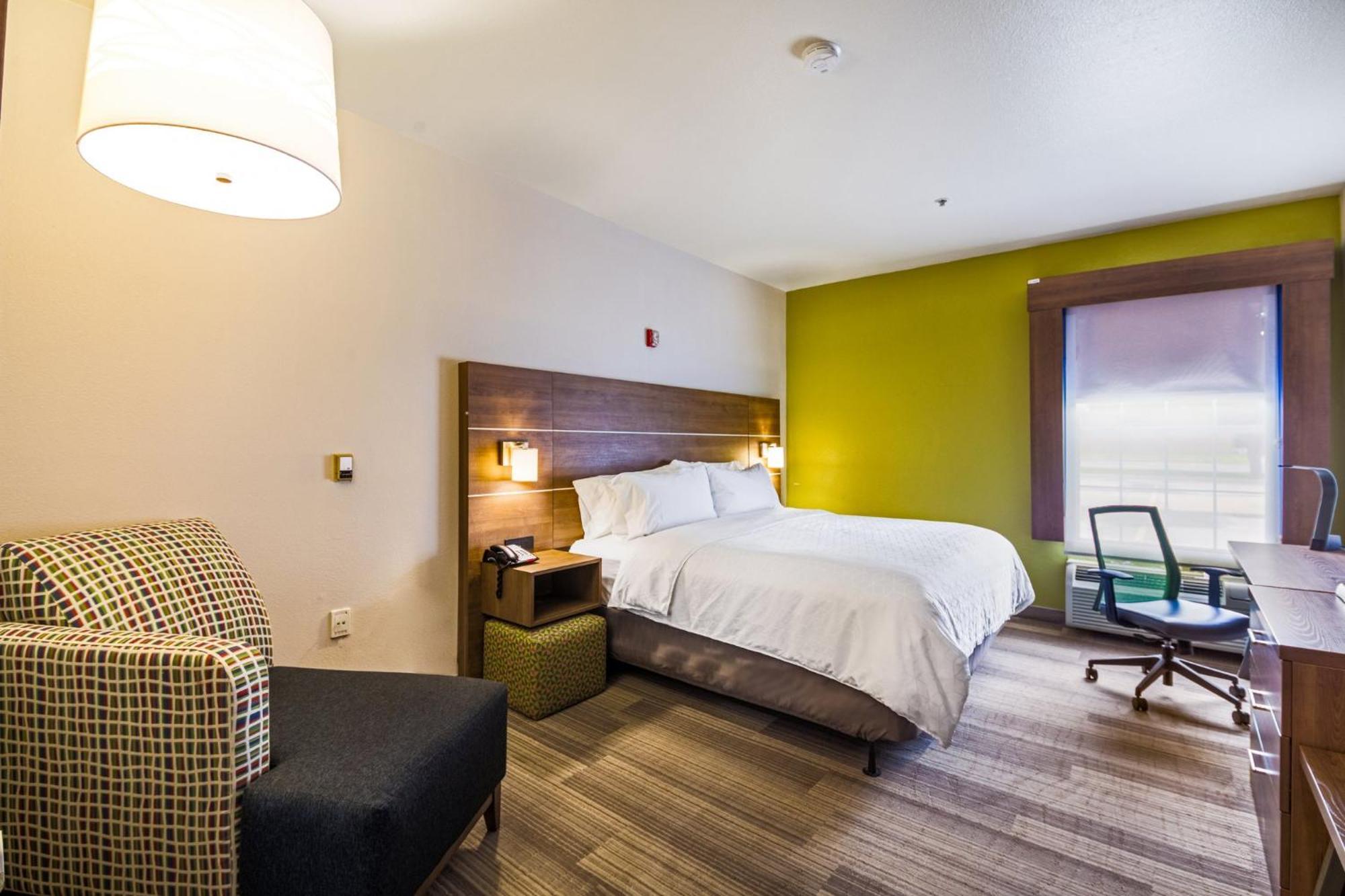Holiday Inn Express Hotel & Suites Columbus By Ihg Екстериор снимка