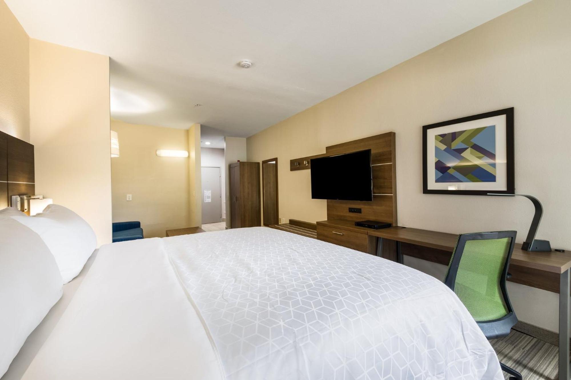 Holiday Inn Express Hotel & Suites Columbus By Ihg Екстериор снимка