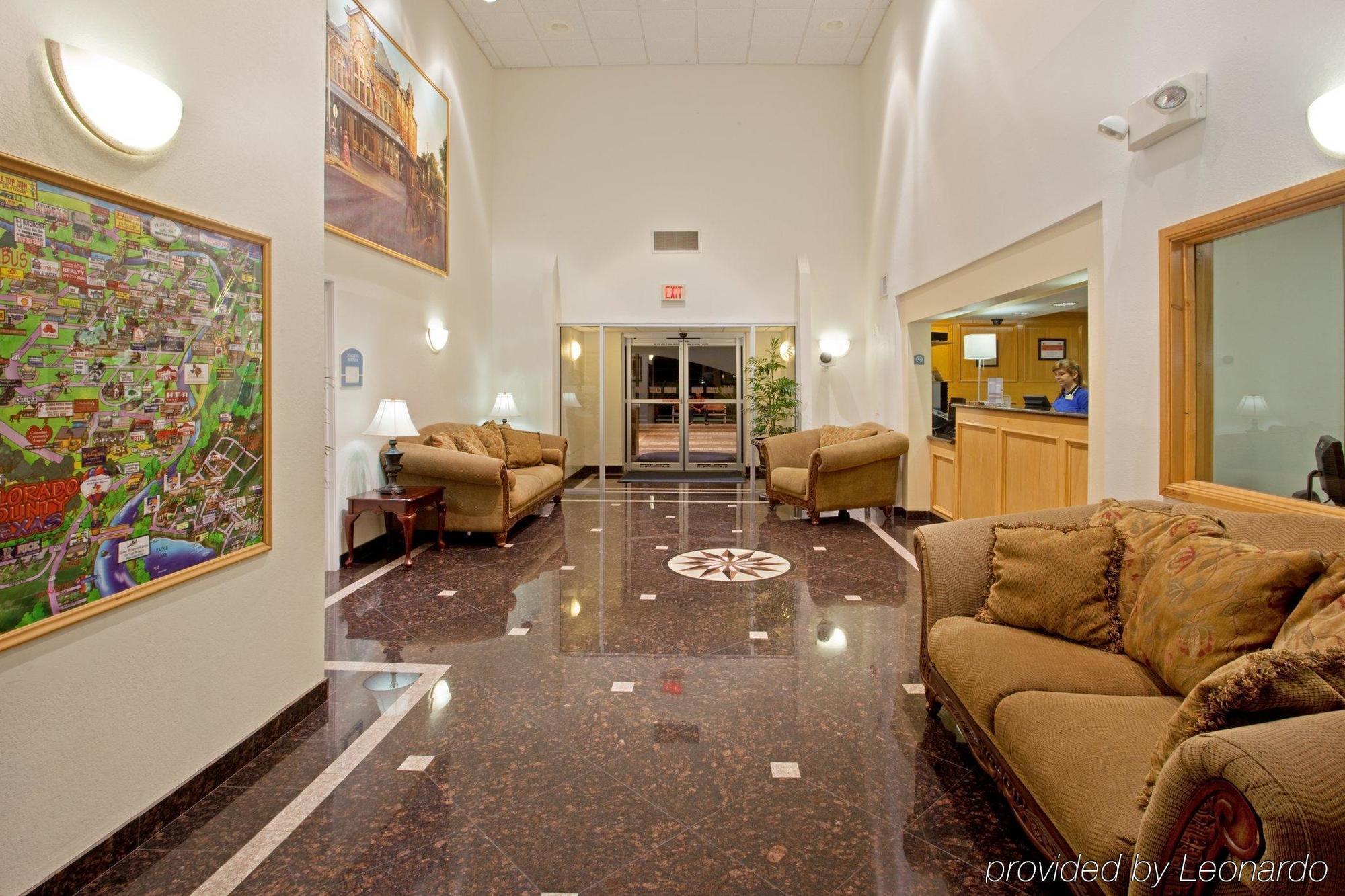 Holiday Inn Express Hotel & Suites Columbus By Ihg Интериор снимка