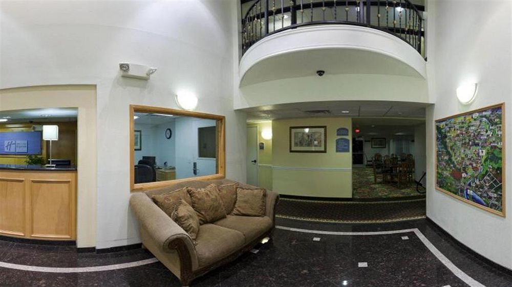 Holiday Inn Express Hotel & Suites Columbus By Ihg Екстериор снимка