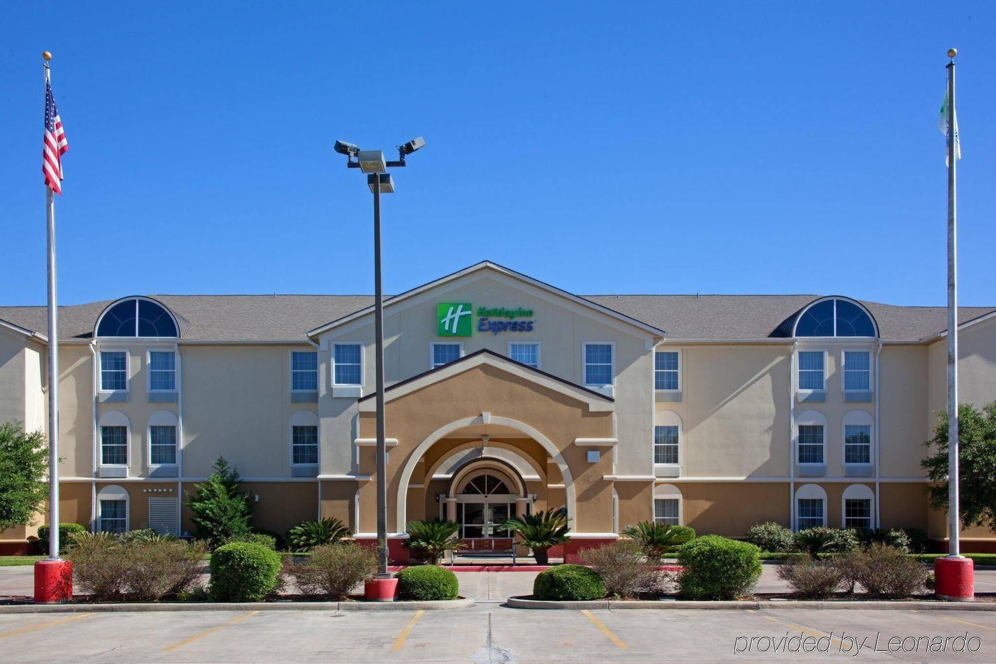 Holiday Inn Express Hotel & Suites Columbus By Ihg Екстериор снимка