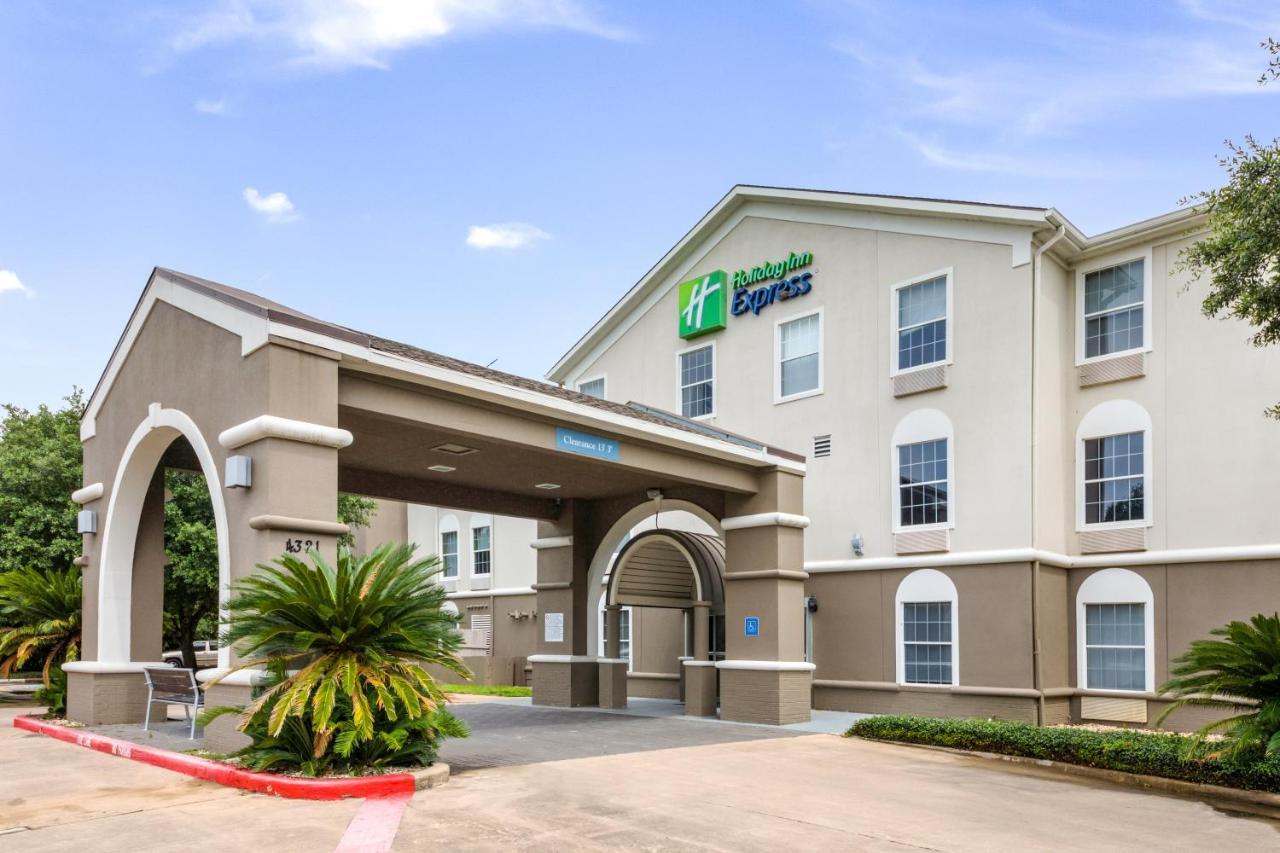 Holiday Inn Express Hotel & Suites Columbus By Ihg Екстериор снимка